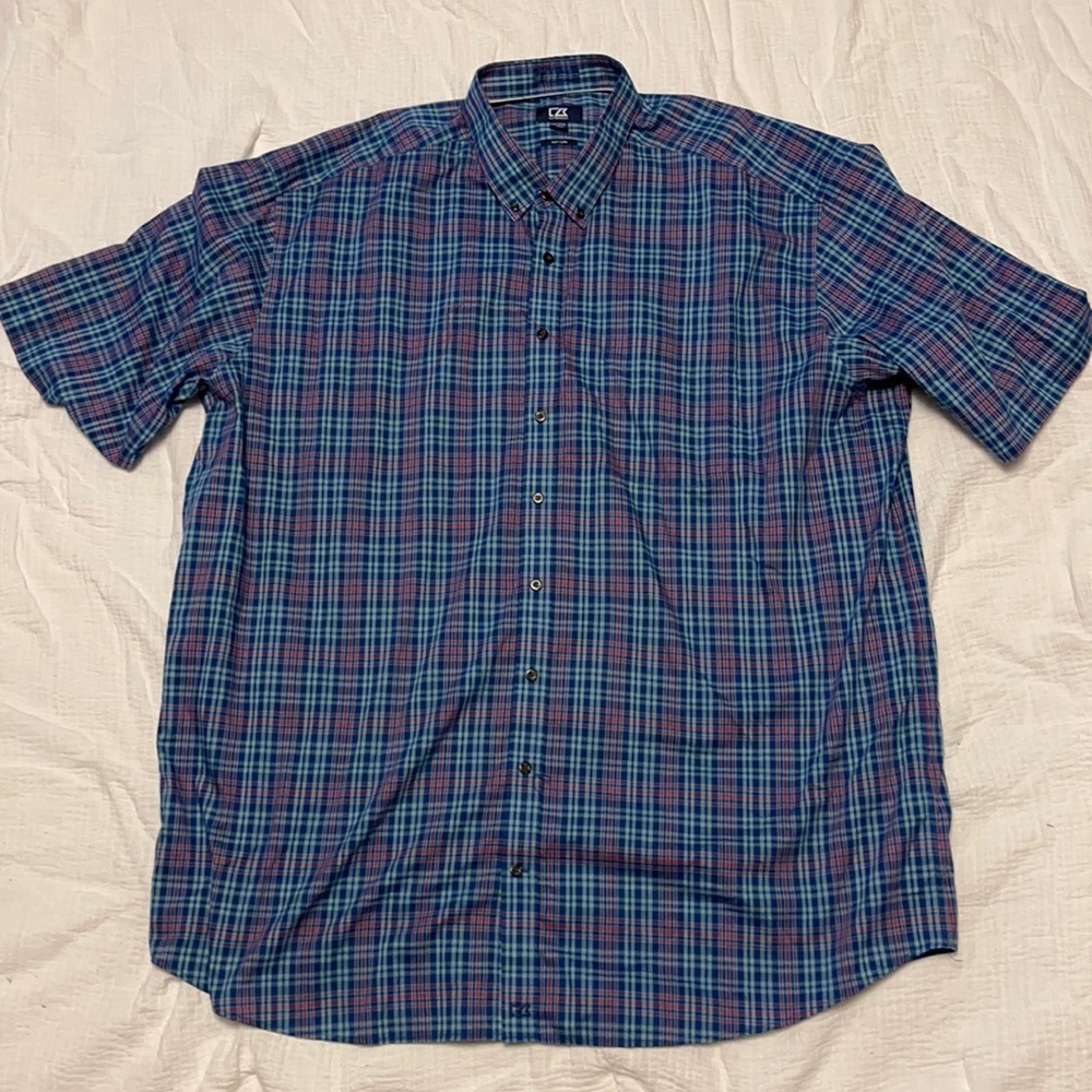 Cutter & Buck button down short sleeve shirt